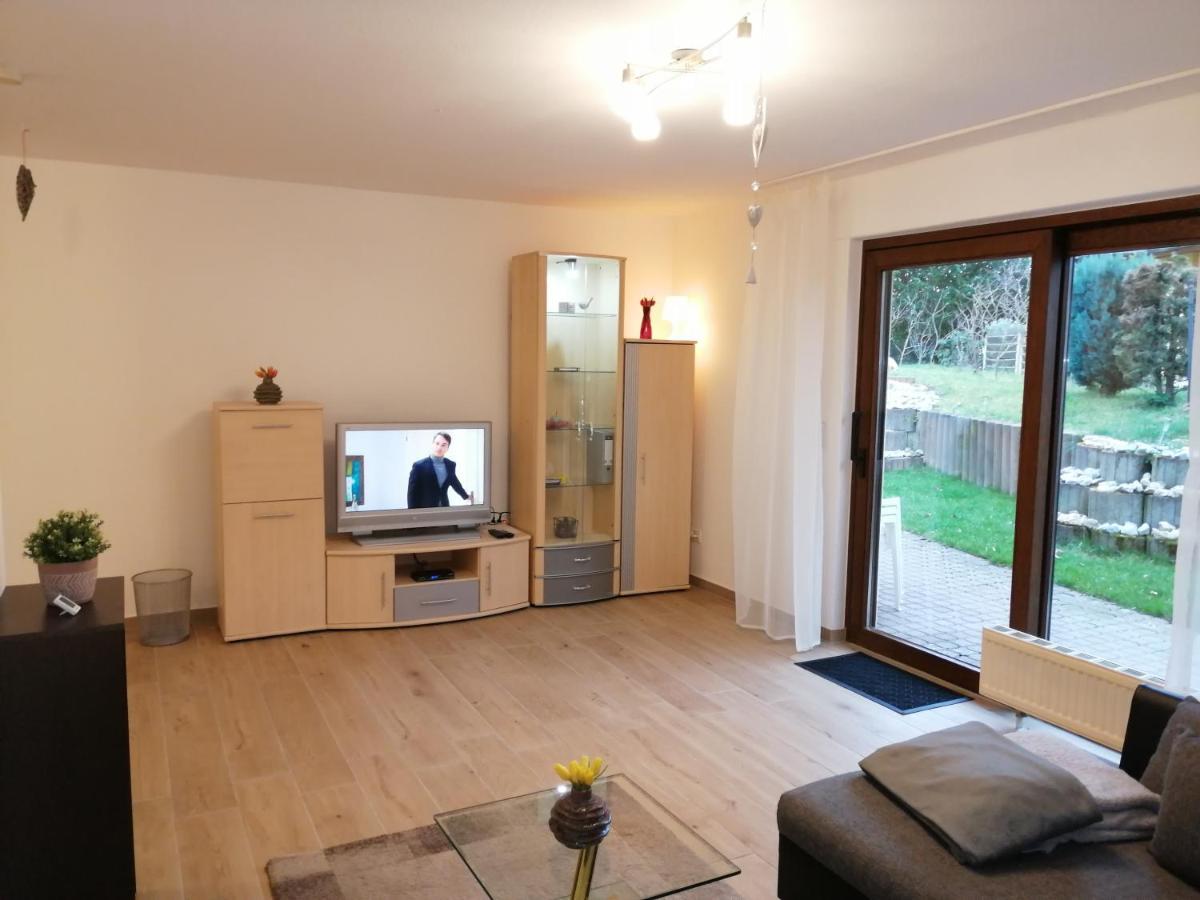 Ebenerdige Ferienwohnung mit großer Terrasse in der Nähe des Waldes, zum wohlfühlen Schoneck Exterior foto