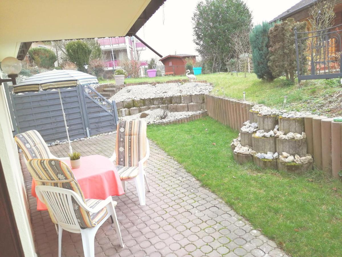 Ebenerdige Ferienwohnung mit großer Terrasse in der Nähe des Waldes, zum wohlfühlen Schoneck Exterior foto