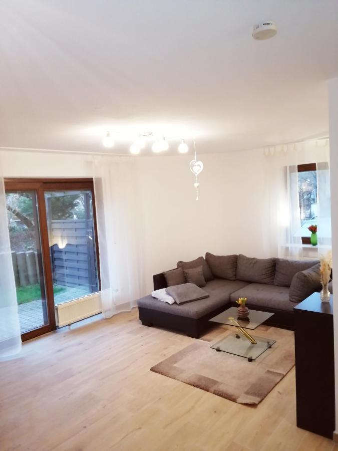 Ebenerdige Ferienwohnung mit großer Terrasse in der Nähe des Waldes, zum wohlfühlen Schoneck Exterior foto