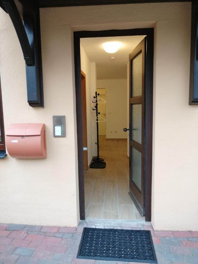 Ebenerdige Ferienwohnung mit großer Terrasse in der Nähe des Waldes, zum wohlfühlen Schoneck Exterior foto